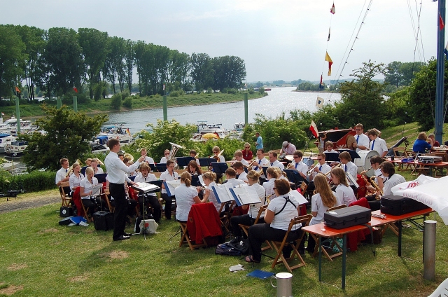 003Kon-Yachthafen_Wesel_2008_05_24