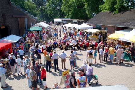 002Bauernmarkt_2009_VO